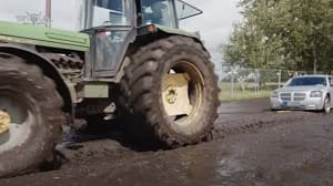 Wacken встречает гостей с трактором